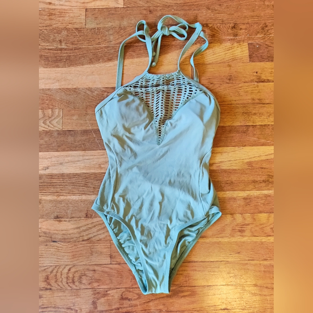 Robin Piccone Sophia swimsuit Sage one piece size 4